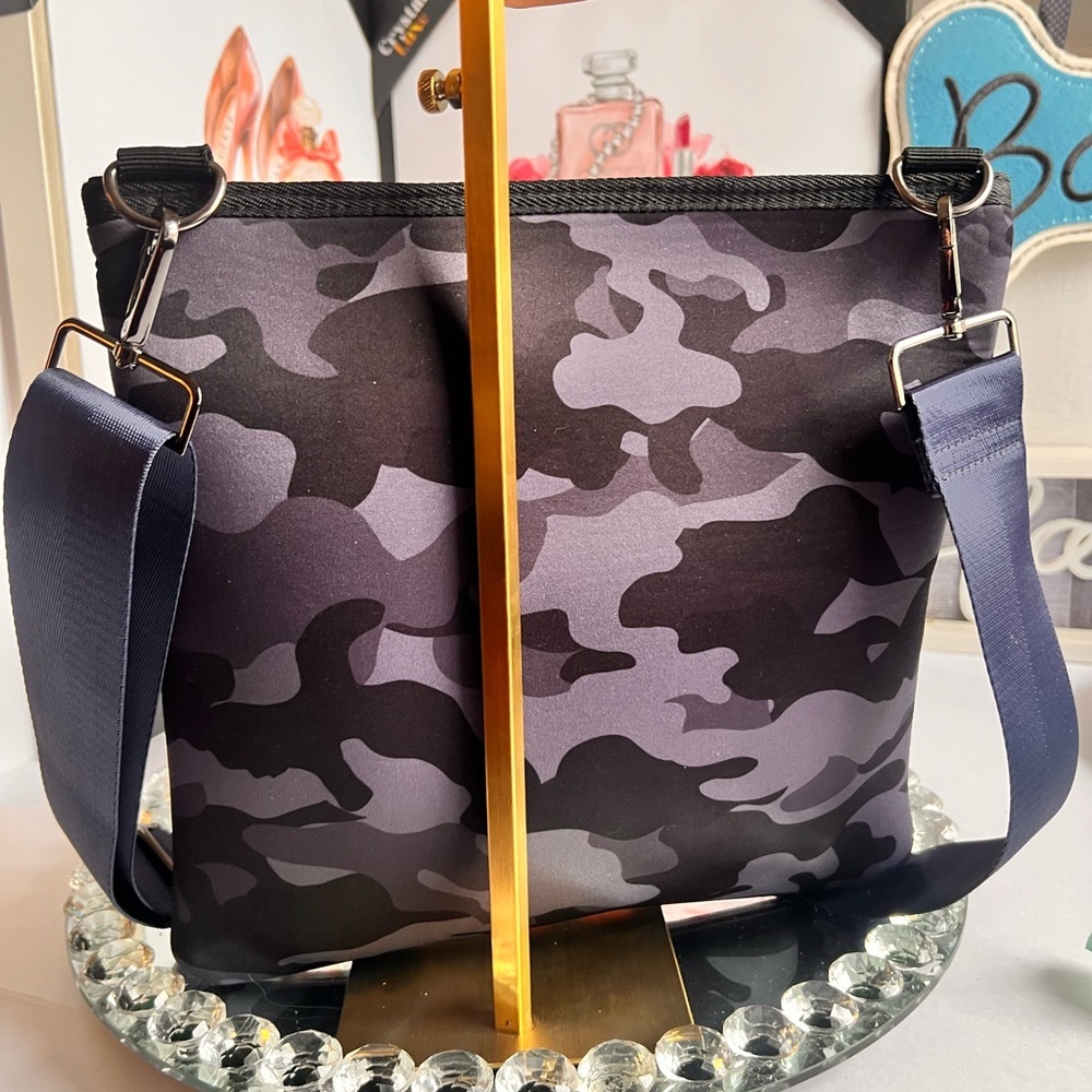HAUTE SHORE neoprene Camouflage with Pink and Black l Accents crossbody bag - Picture 7 of 13